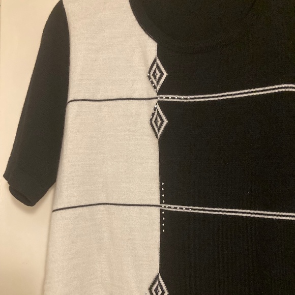 Vintage Black and white short sleeve top lightweight sweater - Picture 1 of 3